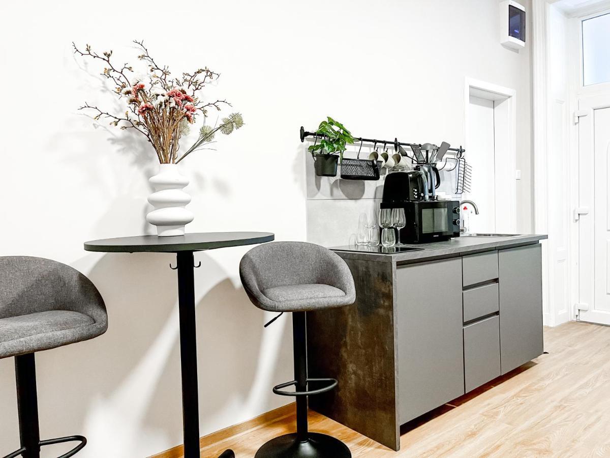T32 Central Modern Suites Budapest Exterior foto
